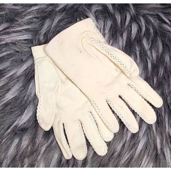 Vintage ladies gloves  - Picture 4 of 5